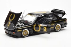 BMW M3 E30 #3 J. Richards Austrian Airlines ATCC 1987 AUTOart 1:18 88745 Pressofusione — immagine 2 di 8