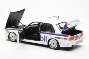 BMW M3 E30 #5 P. Brock Mobil ATCC 1988 AUTOart 1:18 88845 Pressofusione — immagine 5 di 8