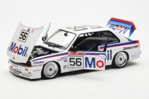BMW M3 E30 #56 P. Brock / J. Richards Mobil Bathurst 1000 1988 AUTOart 1:18 88847 Pressofusione — immagine 2 di 9