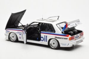 BMW M3 E30 #56 P. Brock / J. Richards Mobil Bathurst 1000 1988 AUTOart 1:18 88847 Pressofusione — immagine 5 di 9