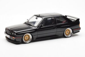 BMW M3 E30 Sport Evolution Nero Custom Wheels AUTOart 1:18 70562