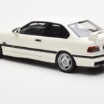 BMW M3 E36 Lightweight Bianco Otto 1:18 - image 5 of 6