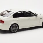 BMW M3 E90 Berlina Bianco GT Spirit 1:18 - image 2 of 6