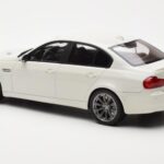 BMW M3 E90 Berlina Bianco GT Spirit 1:18 - image 5 of 6