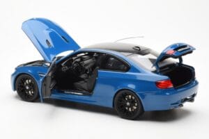 BMW M3 E92 Laguna Seca Blue Kyosho 1:18 08734LBL Pressofusione — immagine 5 di 8