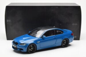 BMW M3 E92 Laguna Seca Blue Kyosho 1:18 08734LBL Pressofusione — immagine 8 di 8