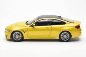 BMW M4 F82 Austin Giallo Metallic Paragon 1:18 80432339606 Pressofusione — immagine 4 di 8