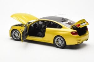 BMW M4 F82 Austin Giallo Metallic Paragon 1:18 80432339606 Pressofusione — immagine 5 di 8