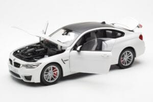 BMW M4 F82 Frozen Brilliant Bianco Paragon 1:18 PA-97101 Pressofusione — immagine 2 di 8