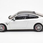 BMW M4 F82 Frozen Brilliant Bianco Paragon 1:18 PA-97101 - image 4 of 8