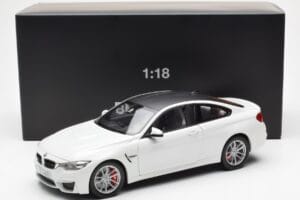 BMW M4 F82 Frozen Brilliant Bianco Paragon 1:18 PA-97101 Pressofusione — immagine 8 di 8