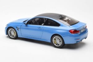BMW M4 F82 Yas Marina Blu Paragon 1:18 PA-97102 Pressofusione — immagine 7 di 8
