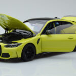 BMW M4 G82 Giallo Edizione Concessionario Minichamps 1:18 - image 2 of 8