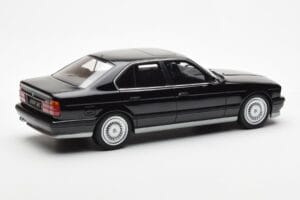 BMW M5 E34 Nero Otto 1:18 OT690 Resina — immagine 2 di 6