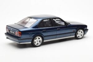BMW M5 E34 Blu Metallic Otto 1:18 OT576 Resina — immagine 2 di 6