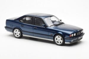 BMW M5 E34 Blu Metallic Otto 1:18 OT576 Resina — immagine 4 di 6