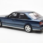 BMW M5 E34 Blu Metallic Otto 1:18 - image 5 of 6