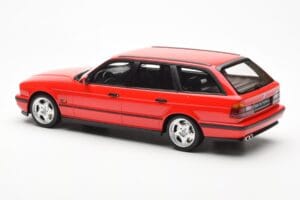 BMW M5 E34 Touring Rosso Otto 1:18 OT951 Resina — immagine 5 di 6