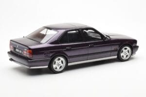 BMW M5 E34 Viola Otto 1:18 OT106 Resina — immagine 2 di 6