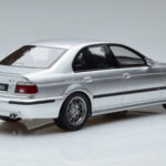 BMW M5 E39 Argento Otto 1:18 - image 2 of 7
