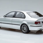 BMW M5 E39 Argento Otto 1:18 - image 5 of 7