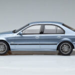 BMW M5 E39 Silverwater Blu Otto 1:18 - image 3 of 6