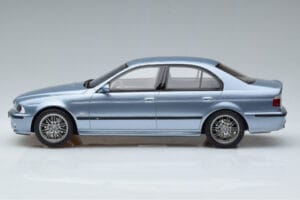 BMW M5 E39 Silverwater Blu Otto 1:18 OT554 Resina — immagine 3 di 6