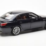 BMW M5 E60 Carbon Nero Kyosho 1:18 - image 3 of 8
