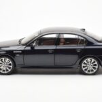 BMW M5 E60 Carbon Nero Kyosho 1:18 - image 4 of 8