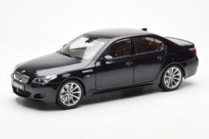 BMW M5 E60 Carbon Nero Kyosho 1:18 08593BK