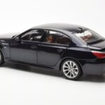 BMW M5 E60 Carbon Nero Kyosho 1:18 - image 7 of 8