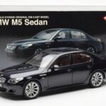 BMW M5 E60 Carbon Nero Kyosho 1:18 - image 8 of 8
