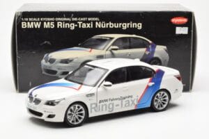 BMW M5 E60 Ring Taxi Nurburgring Kyosho 1:18 08593RT Pressofusione — immagine 8 di 8