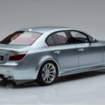 BMW M5 E60 Argento Otto 1:18 - image 2 of 6