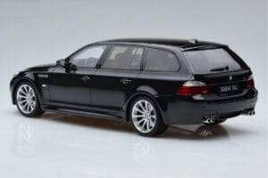 BMW M5 E61 Touring Nero Otto 1:18 OT1020 Resina — immagine 5 di 6