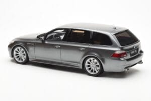 BMW M5 E61 Touring Grigio Otto 1:18 OT189 Resina — immagine 5 di 6