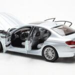 BMW M5 F10 Silverstone Argento Paragon 1:18 80432186353 - image 5 of 8