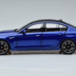 BMW M5 F90 Marina Bay Blu Norev 1:18 - image 4 of 7