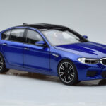 BMW M5 F90 Marina Bay Blu Norev 1:18 - image 5 of 7