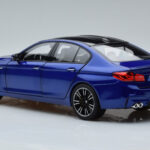 BMW M5 F90 Marina Bay Blu Norev 1:18 - image 6 of 7