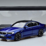 BMW M5 F90 Marina Bay Blu Norev 1:18 - image 7 of 7