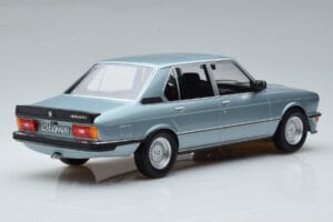 BMW M535i E12 Blu Norev 1:18 183269 Pressofusione — immagine 2 di 6