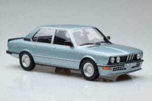 BMW M535i E12 Blu Norev 1:18 183269 Pressofusione — immagine 4 di 6