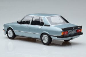 BMW M535i E12 Blu Norev 1:18 183269 Pressofusione — immagine 5 di 6
