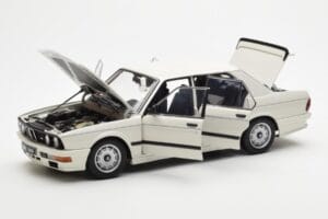 BMW M535i E28 Alpine Bianco AUTOart 1:18 75161 Pressofusione — immagine 2 di 10