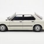 BMW M535i E28 Alpine Bianco AUTOart 1:18 - image 4 of 10