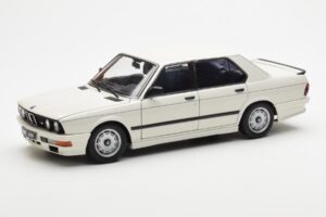 BMW M535i E28 Alpine Bianco AUTOart 1:18 75161