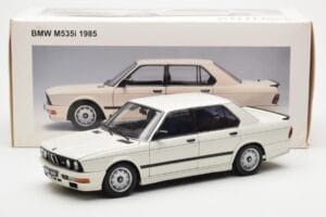 BMW M535i E28 Alpine Bianco AUTOart 1:18 75161 Pressofusione — immagine 10 di 10