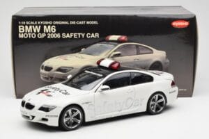 BMW M6 E63 MotoGP Safety Car 2006 Kyosho 1:18 08707GPB Pressofusione — immagine 8 di 8