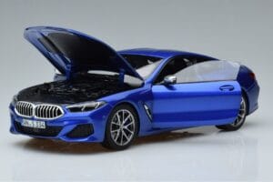 BMW M850i G15 Blu Metallizzato Norev 1:18 183286 Pressofusione — immagine 2 di 7